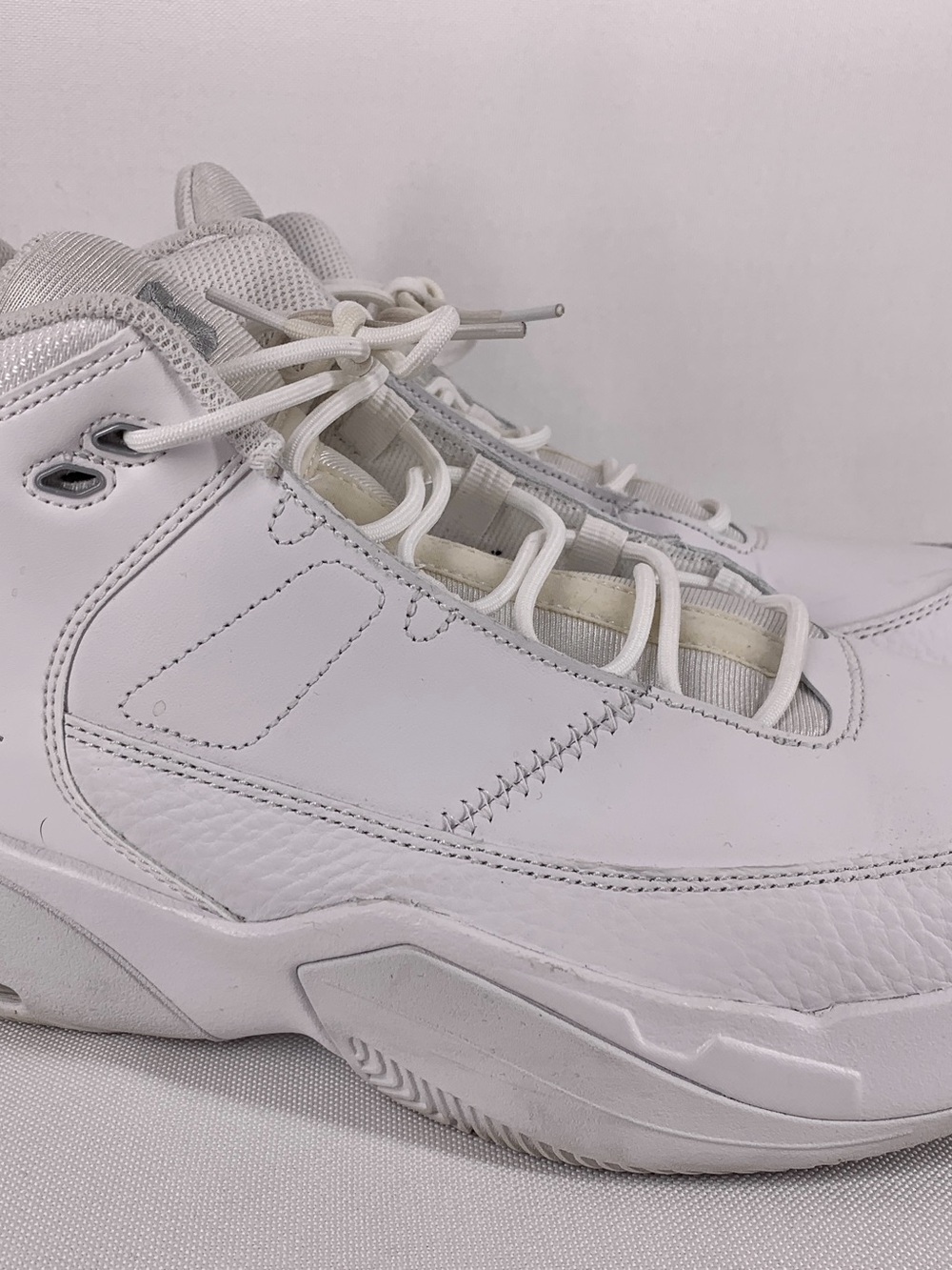 Air Jordan Aura 3 White Leather Athletic Sneakers Men’s Size 13